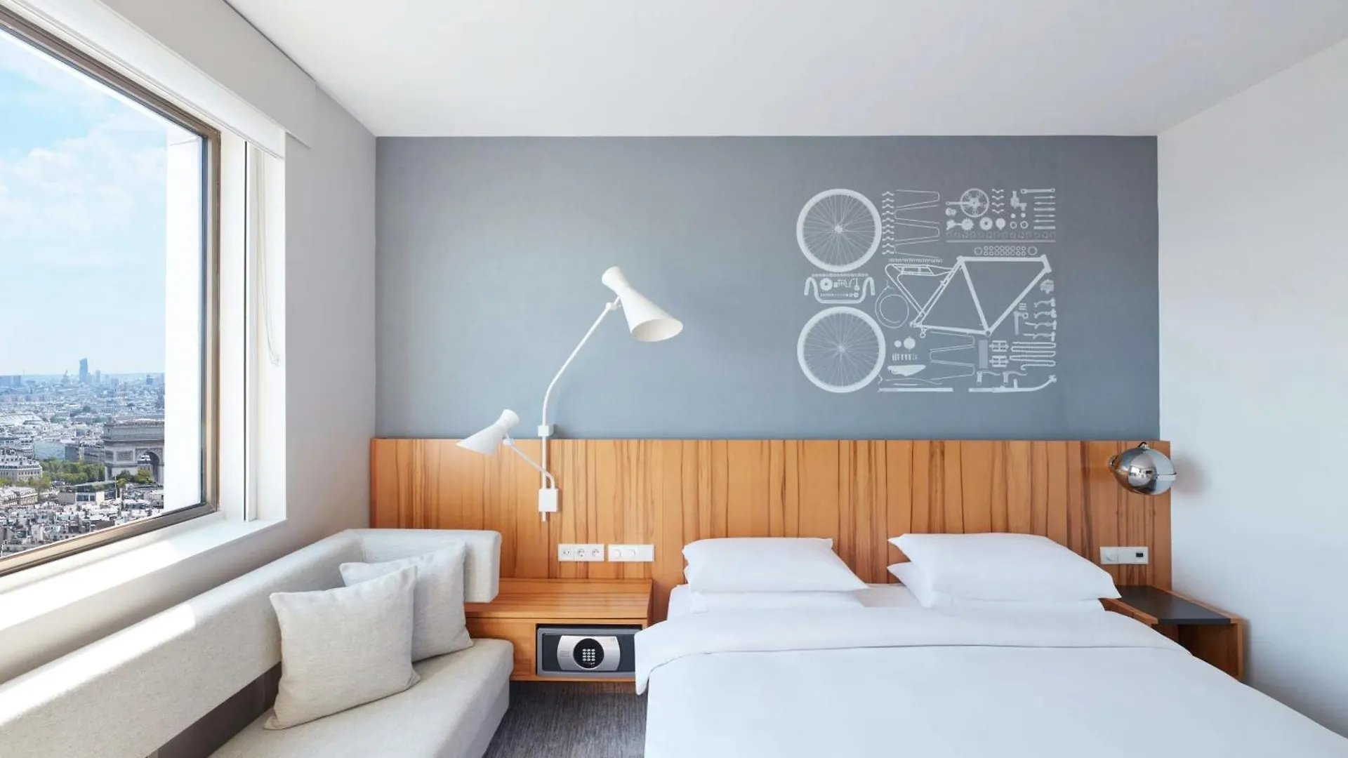Hyatt Regency Paris Etoile Hotel