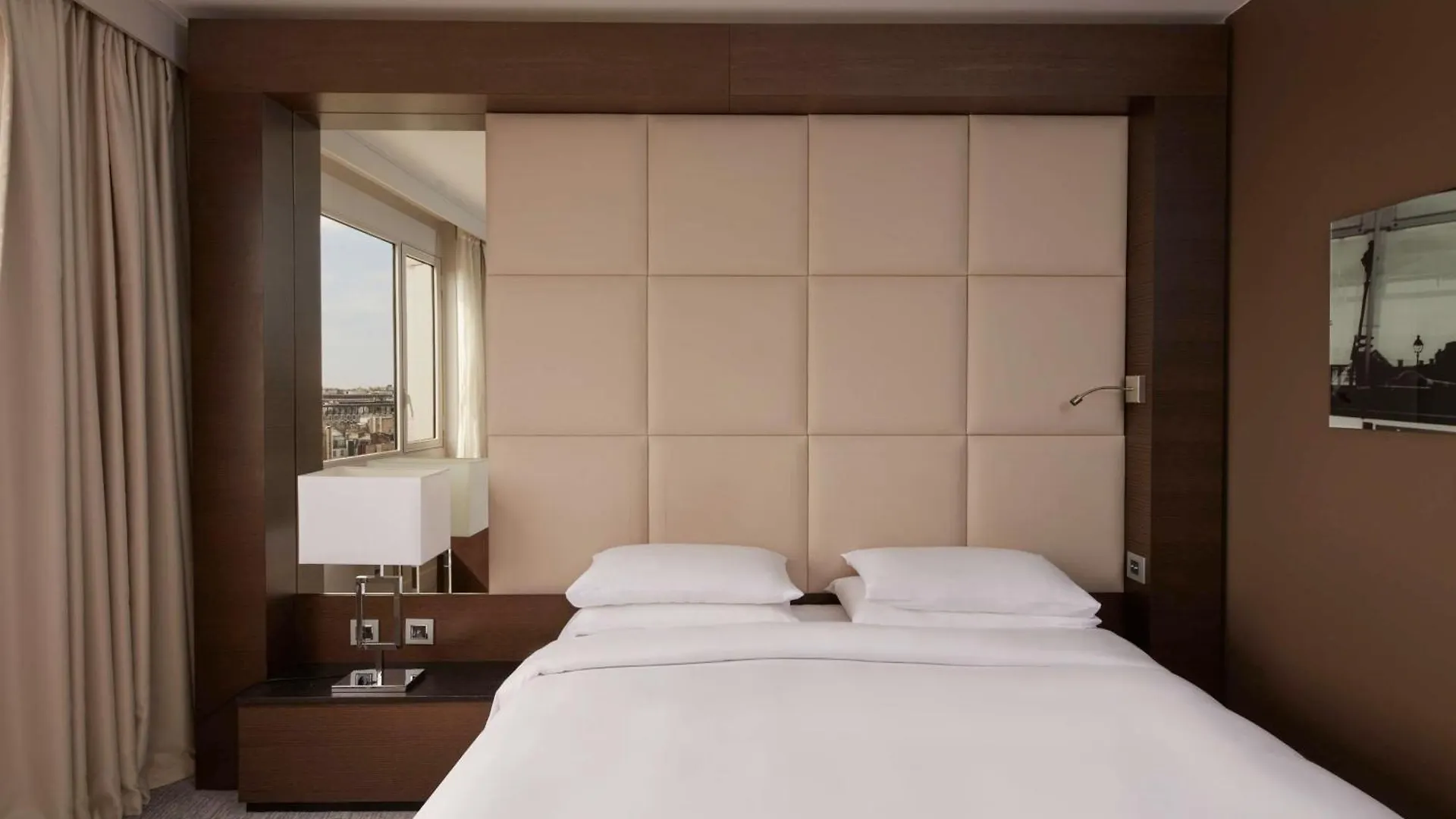 Hyatt Regency Paris Etoile Otel