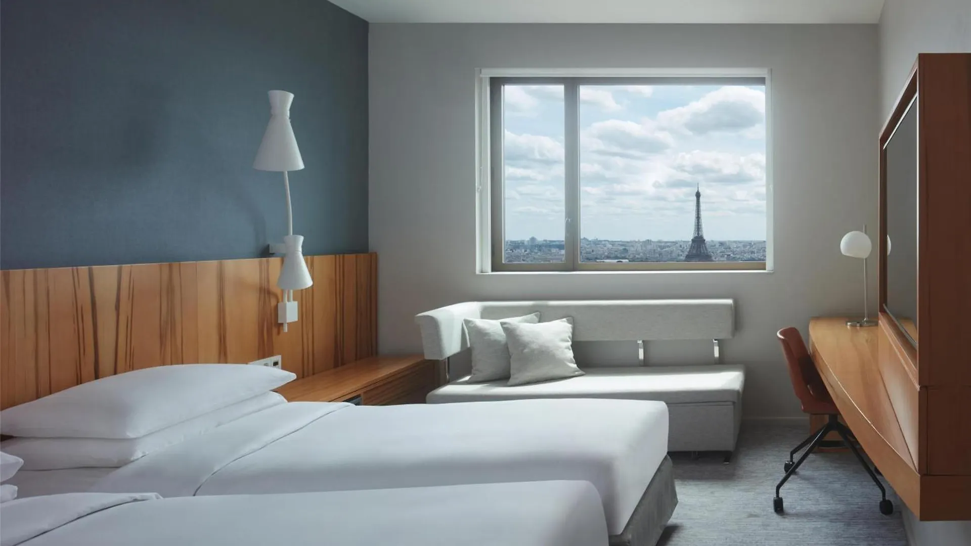 Hyatt Regency Paris Etoile Hotel