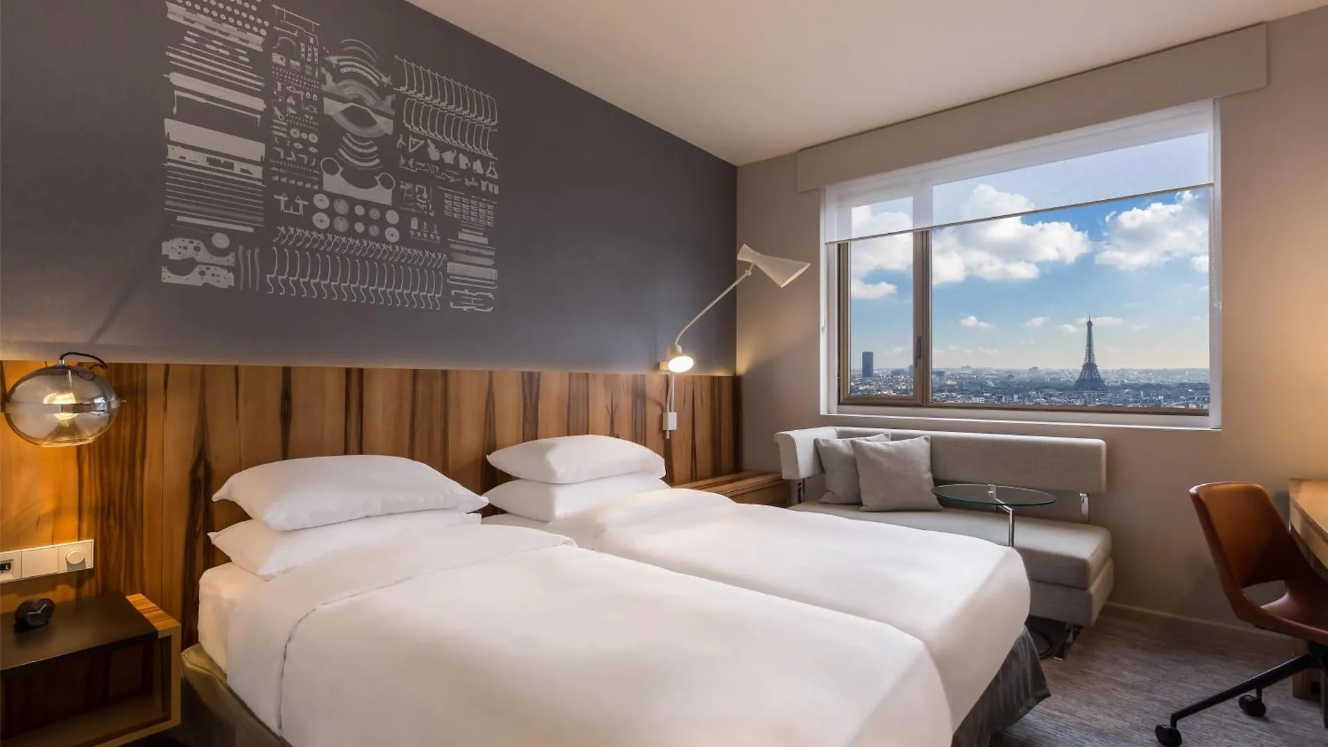 Hyatt Regency Paris Etoile Hotel