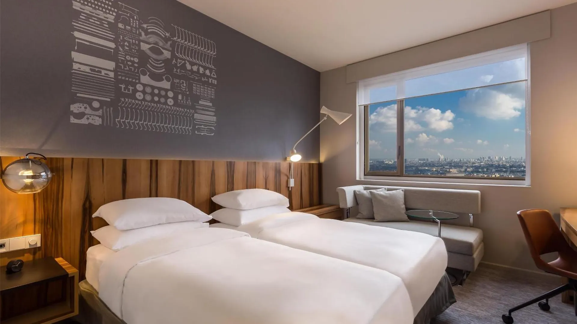 Hyatt Regency Paris Etoile Hotel