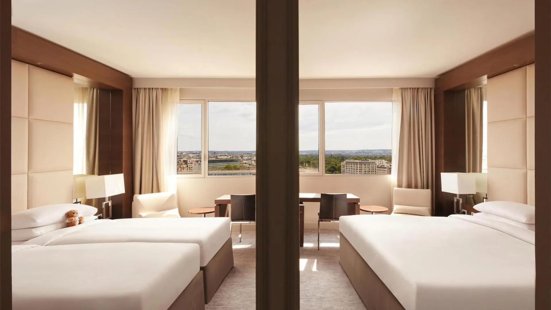 Hyatt Regency Paris Etoile Otel