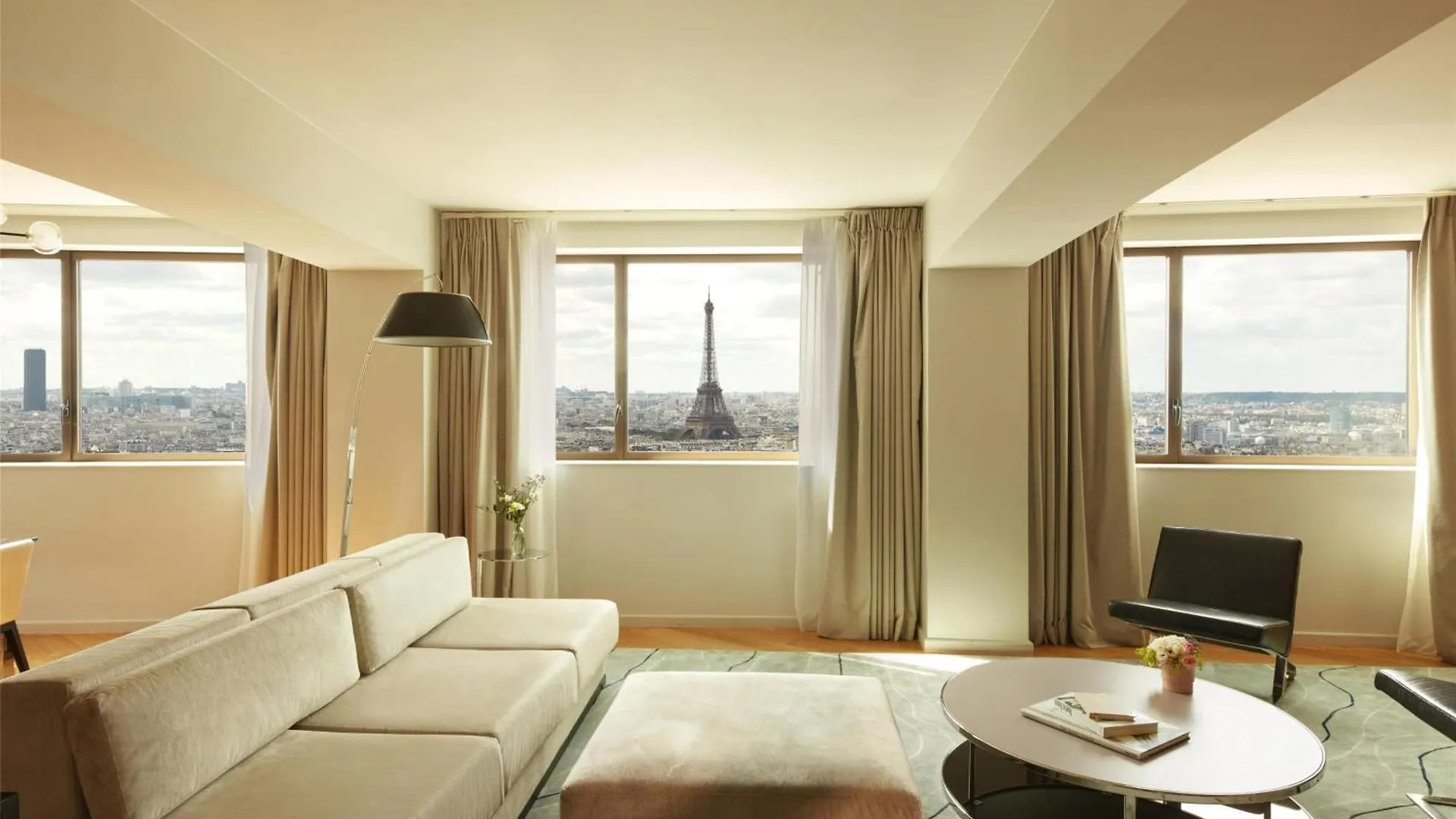 Hyatt Regency Paris Etoile Hotel
