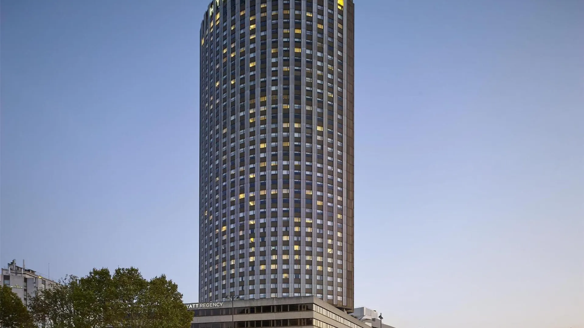 Hyatt Regency Paris Etoile Hotel
