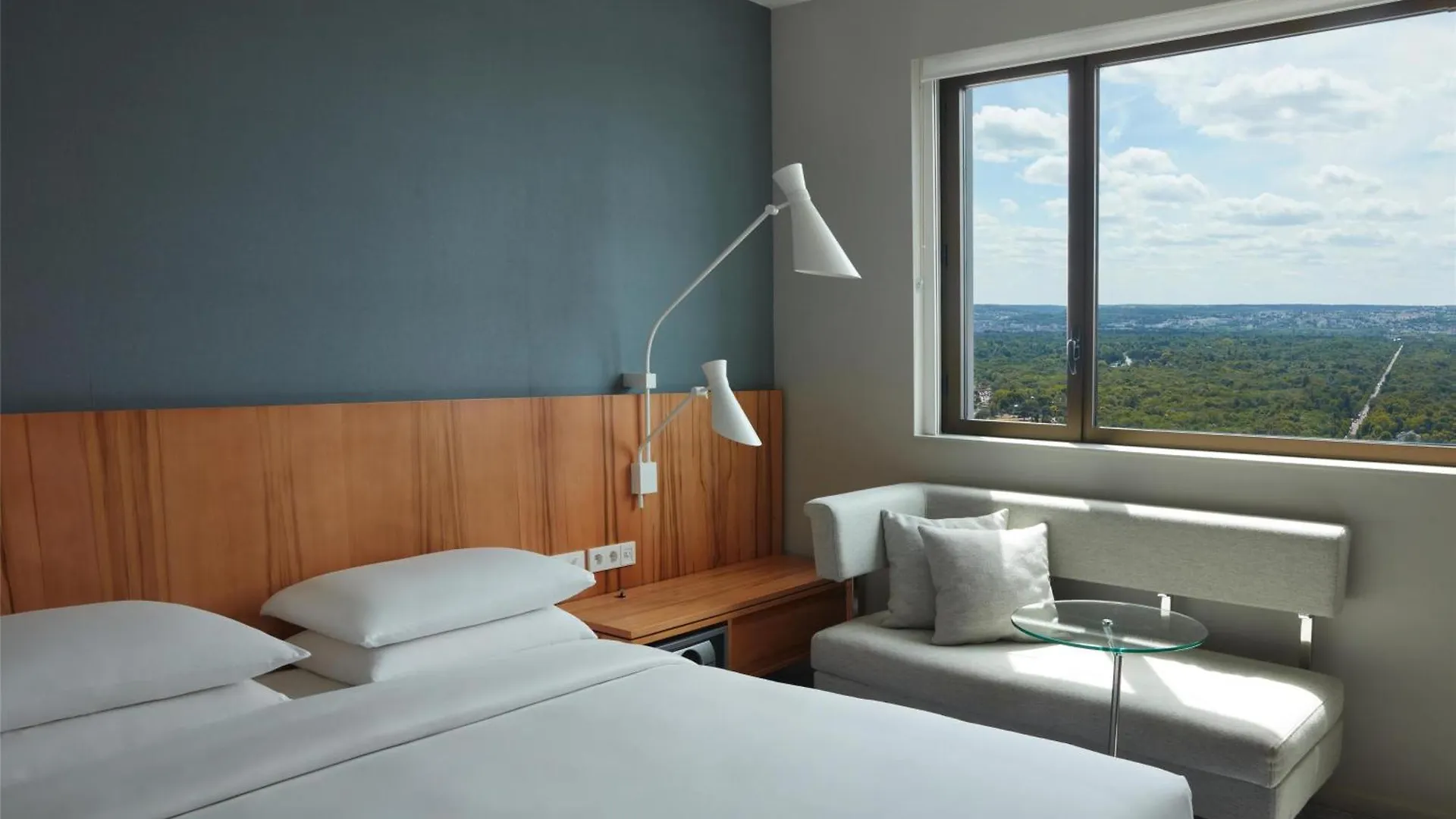 Hyatt Regency Paris Etoile Hotel