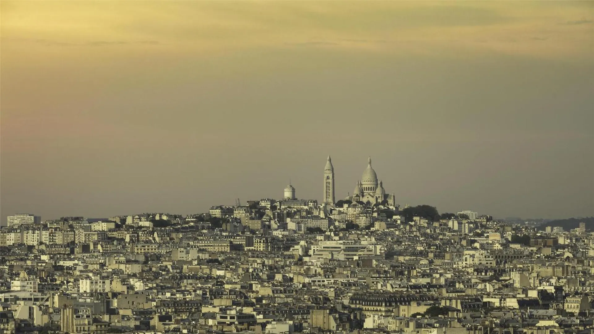 Hyatt Regency Paris Etoile Hotel
