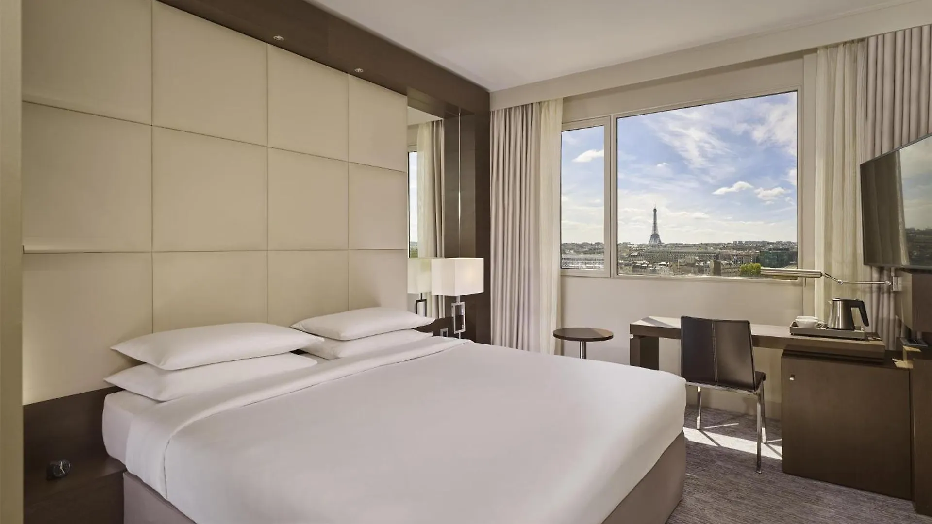 Hotel Hyatt Regency Paris Etoile France