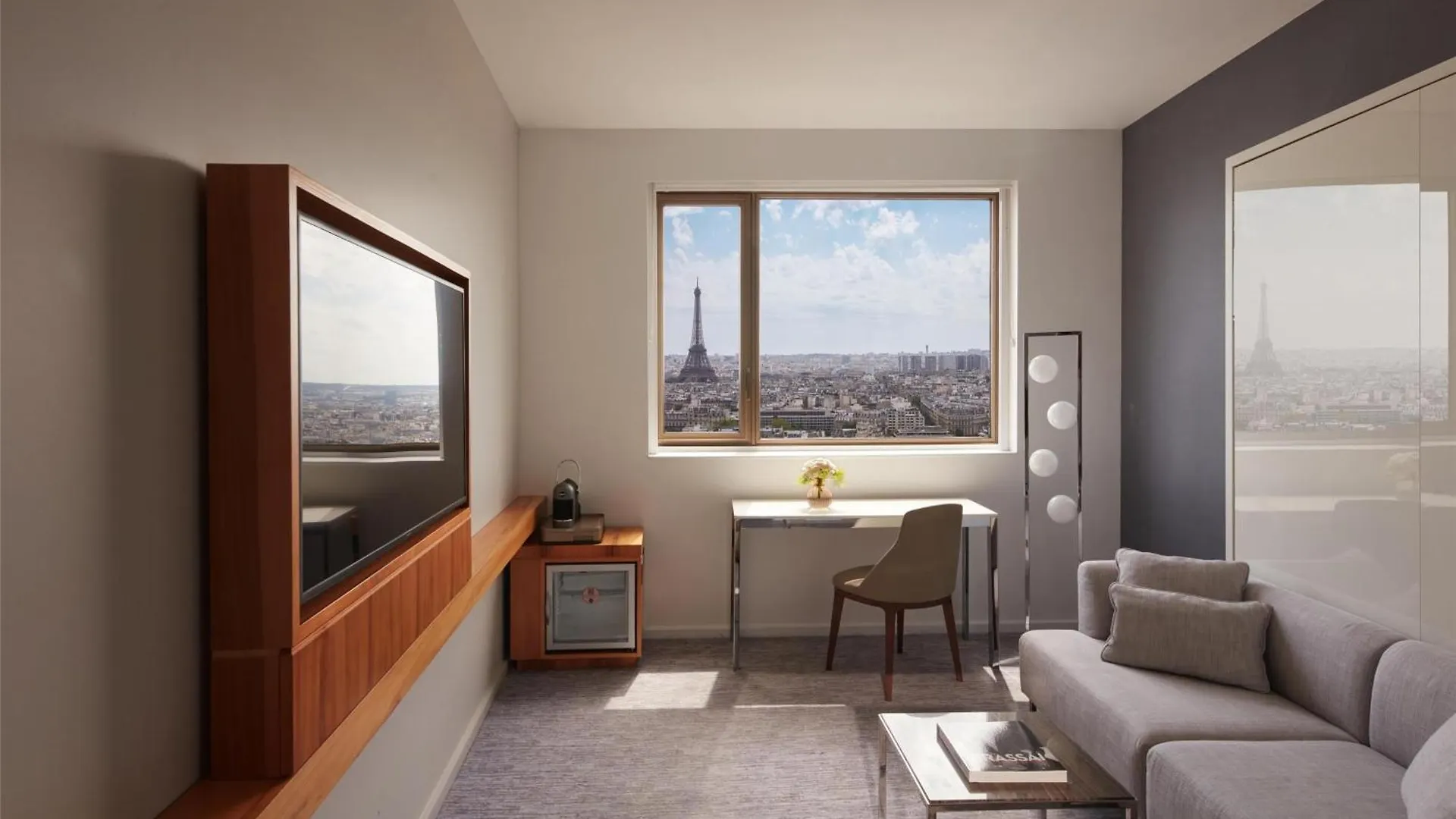 ****  Hotel Hyatt Regency Paris Etoile France