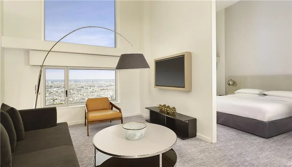 Hotel Hyatt Regency Paris Etoile 4*,