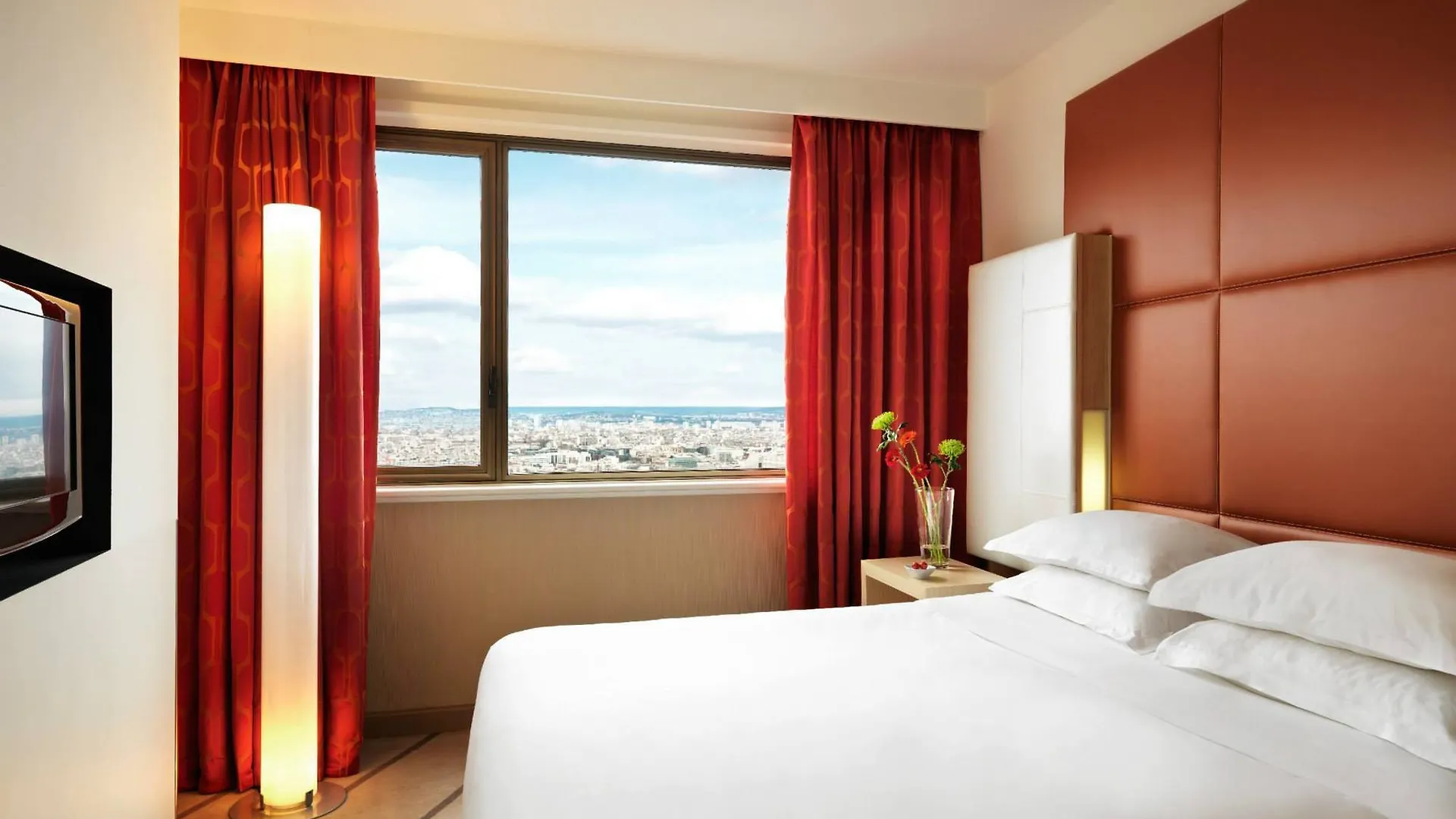 Hotel Hyatt Regency Paris Etoile 4*,  France